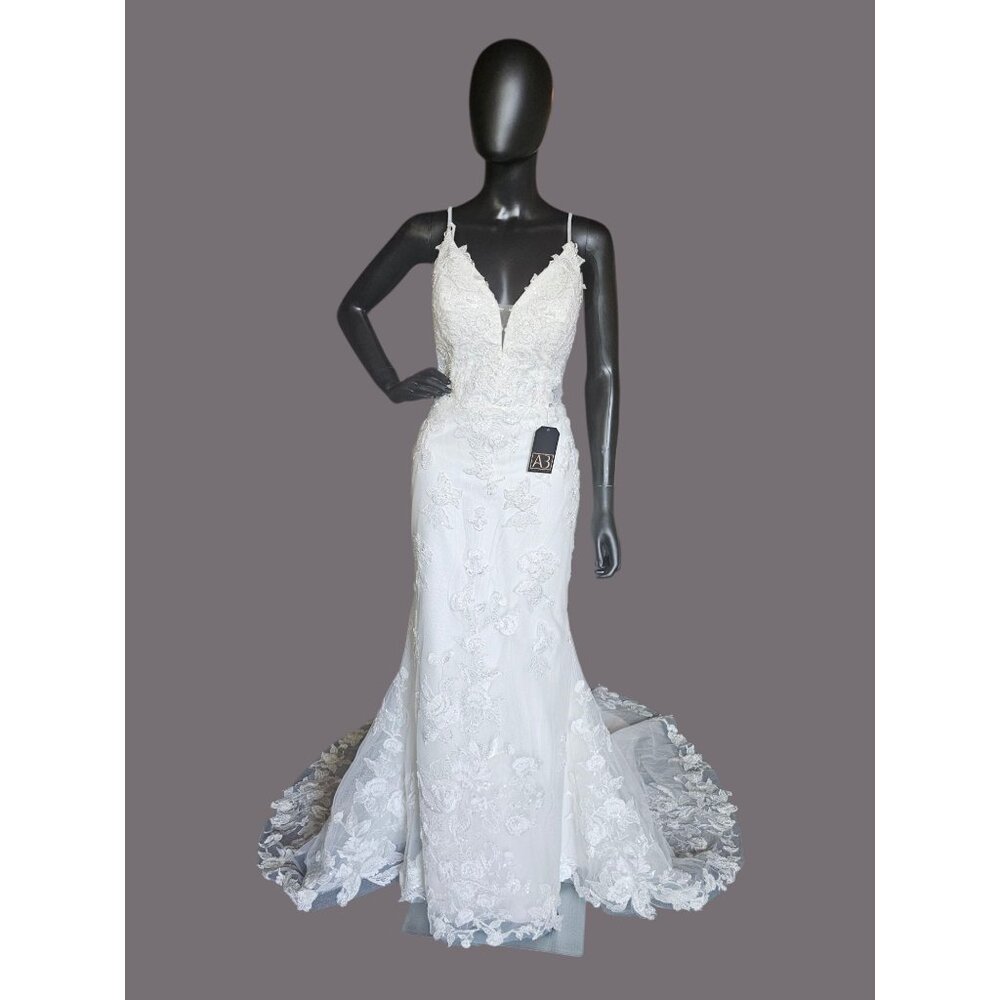 NWOT Layered Ivory Sequin Spaghetti Strap Fit and Flare Wedding Gown - Da Vinci